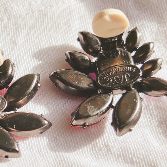 VINTAGE JAY STRONGWATER  AURORA BOREALIS GLASS RHINESTONE EARRINGS CLIP-ON - Picture 10 of 10